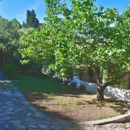 בית נופש Stella, With Garden, Five Minutes From The *