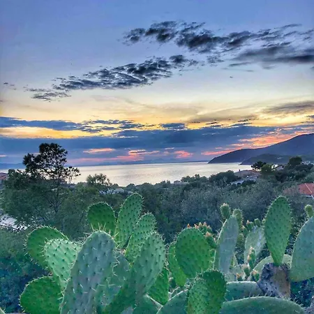 Stella, With Garden, Five Minutes From The * Torre delle Stelle