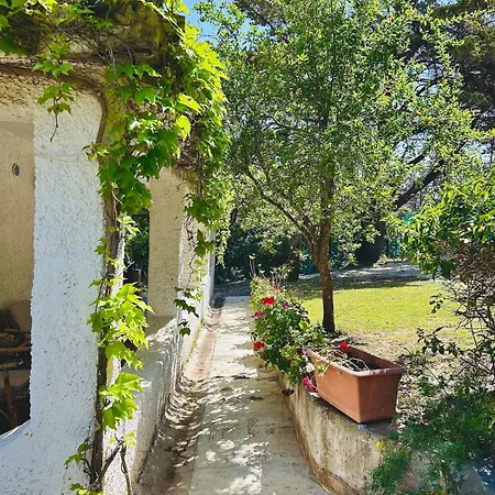 Holiday home Stella, With Garden, Five Minutes From The Torre delle Stelle