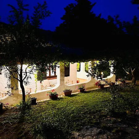 Stella, With Garden, Five Minutes From The *