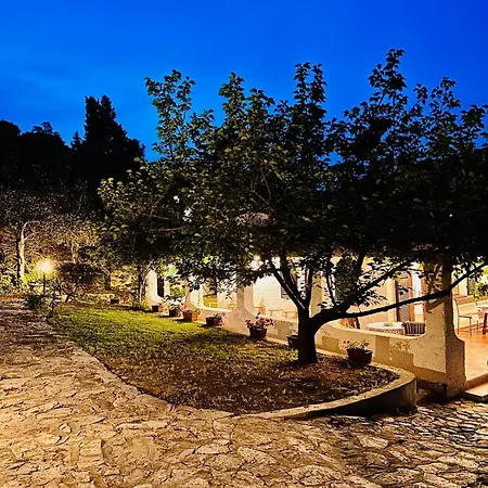 Stella, With Garden, Five Minutes From The *