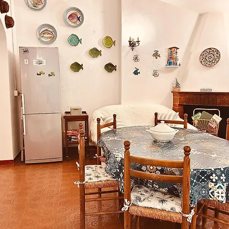 Stella, With Garden, Five Minutes From The Holiday home Torre delle Stelle